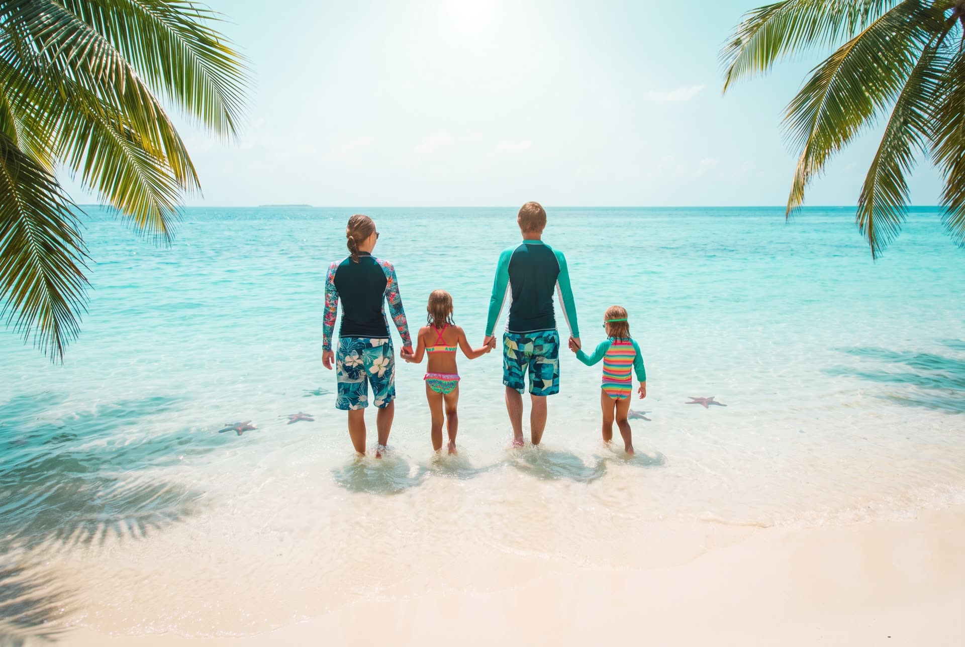 Cielo Cozumel Family & Kids — Catamarán familiar con beach club, parque acuático y bebidas ilimitadas